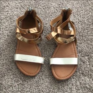 Little Girl Tri-Gold Sandals